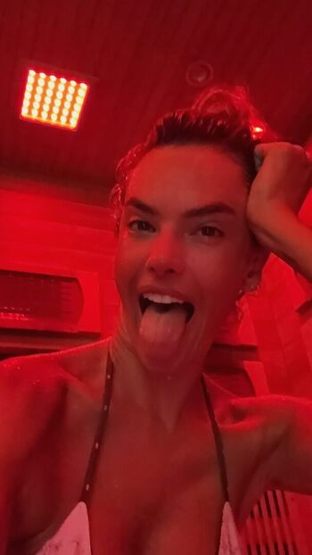 Freshmansluut/ leaked private content