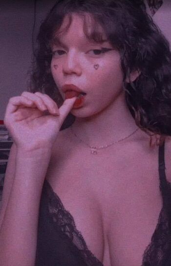 Nouschka/ leaked private content