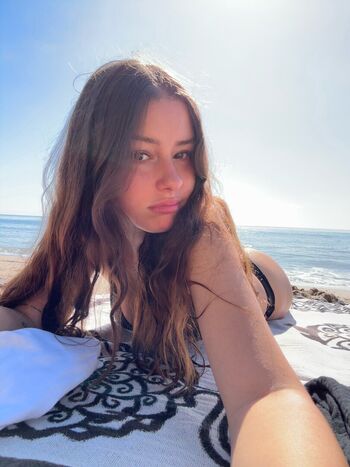 Phoebe tonkin/ leaked private content