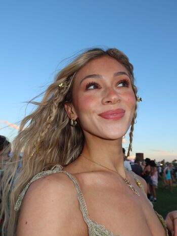 Sydney sweeney/ leaked private content