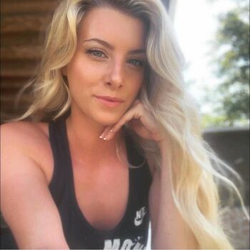 Queenmaison/ leaked private content