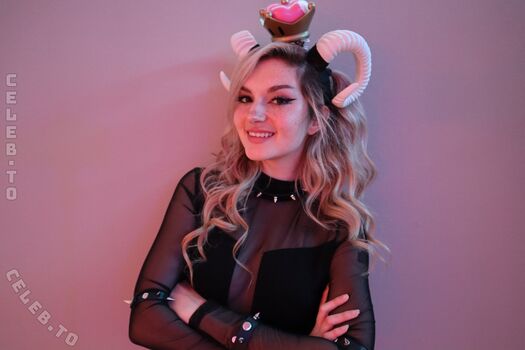 Queenegirl/ leaked private content