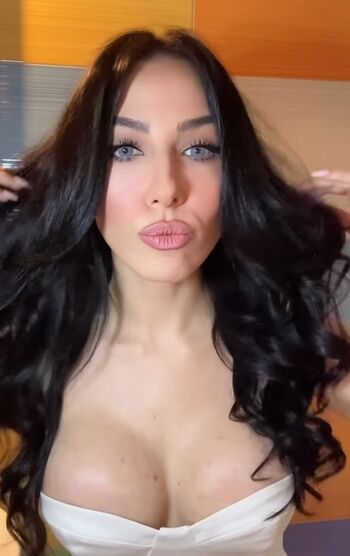 Niaa/ leaked private content