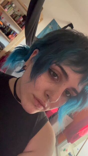 Apr il/ leaked private content