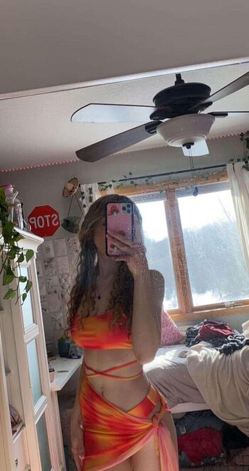 Momorianyan/ leaked private content