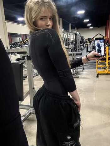 Whisperingpizza asmr/ leaked private content