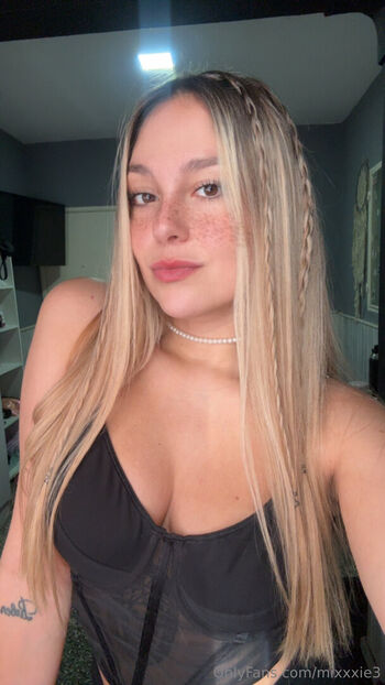 mixxxie3