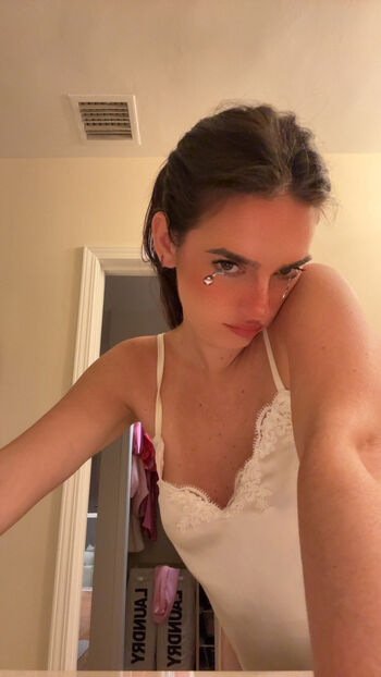 Lorien gugich/ leaked private content