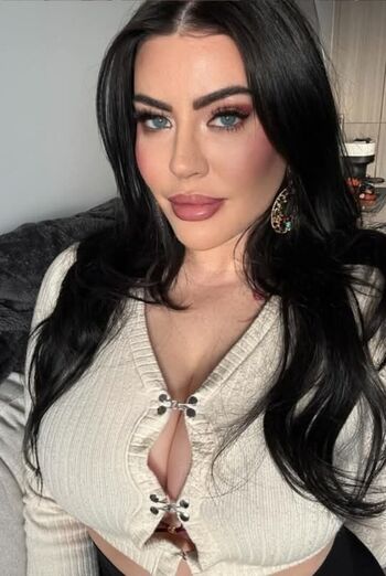 Tirahliyn leaked private content
