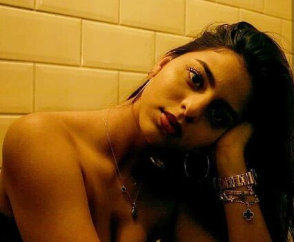 Suhana khan leaked private content