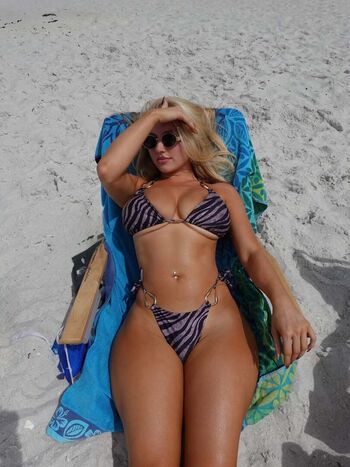 Rapunzaroo/ leaked private content